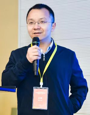 大阳城游戏【中国】官方网站创新论坛第一千三百九十讲：Floquet engineering symmetry-breaking and topological states under light irradiation